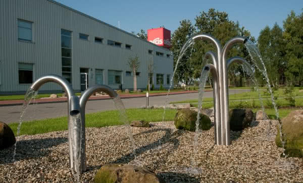 Pokochaj wodę z kranu. Ekologiczna akcja Oras