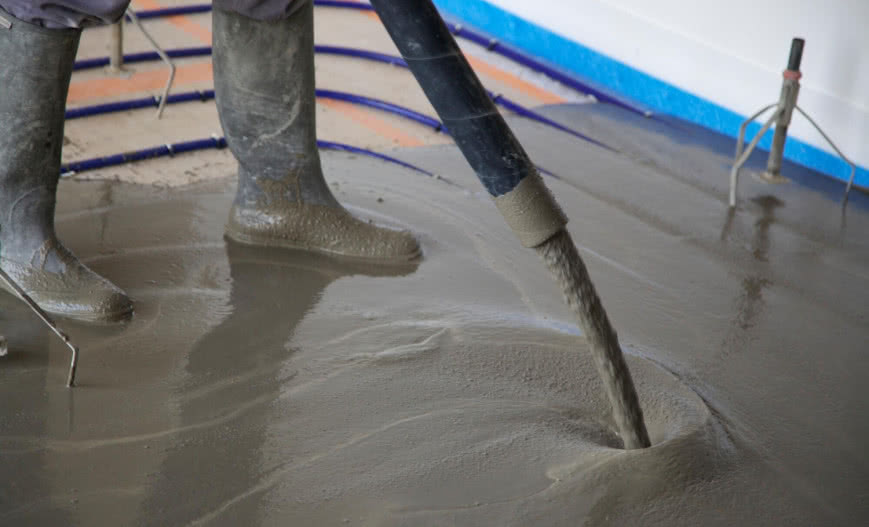 Jastrych cementowy czy anhydrytowy? Który wybrać?