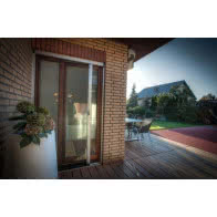 Moskitiery - ochrona przed \"niechcianymi gośćmi\"