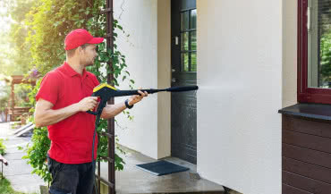 Ściany zewnętrzne po zimie – jak naprawić typowe usterki?