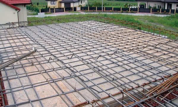 Na co zwracać uwagę przy wyborze stropu?