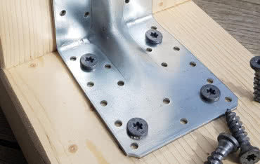 Wkręty SSF i SSH - szybsze mocowanie złączy ciesielskich