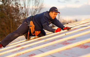 Blachodachówka w arkuszach – jak układać? Poradnik