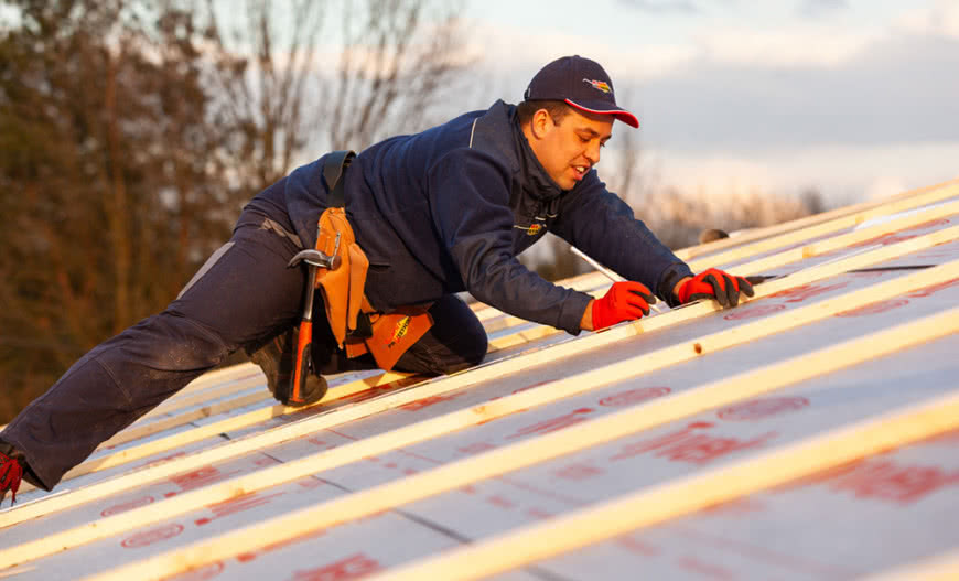 Blachodachówka w arkuszach – jak układać? Poradnik