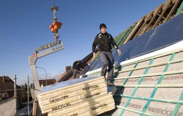 Termoizolacja nakrokwiowa za pomocą płyt POWERROOF Recticel