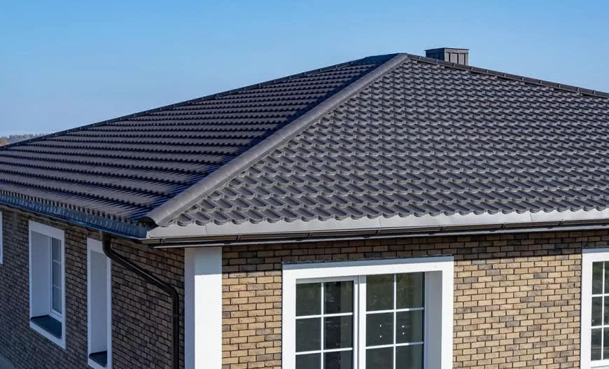 Blachodachówka modułowa czy cięta na wymiar - którą wybrać?