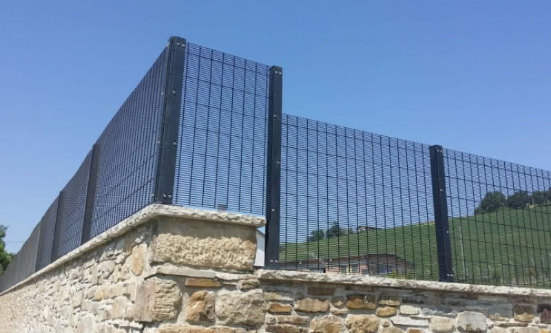 Panele Securifor zabezpieczają odnowiony budynek we Włoszech