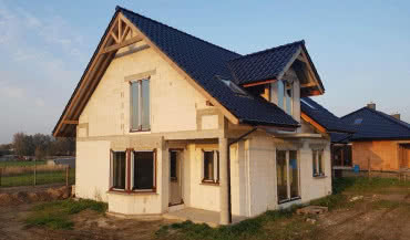 Okna z funkcją samoczyszczenia – jakie są zalety tego rozwiązania?