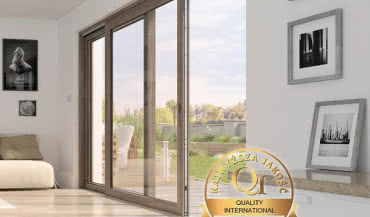 KRISPOL z nagrodą "Najwyższa Jakość" za drzwi przesuwne HST85