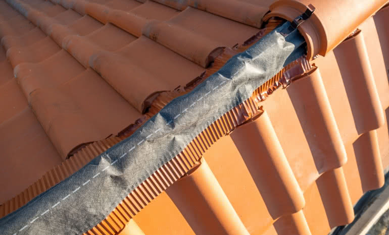 Akcesoria do wentylacji pokrycia dachowego