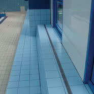 System nawiewnych szyn szczelinowych