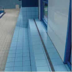 System nawiewnych szyn szczelinowych