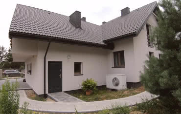 Jak pompa ciepła powietrze-woda HPA-O 13 C Premium sprawdza się w dużym domu?