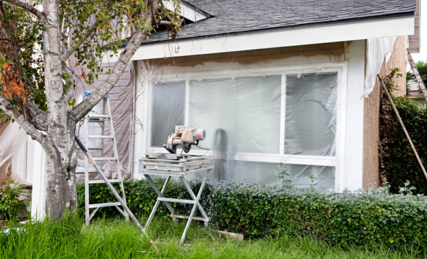 Jak zabezpieczyć okna podczas remontu?