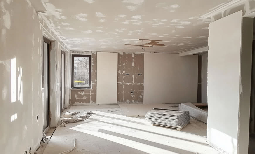 Ścianka działowa – sucha zabudowa czy ściana murowana? Sprawdź, co wybrać