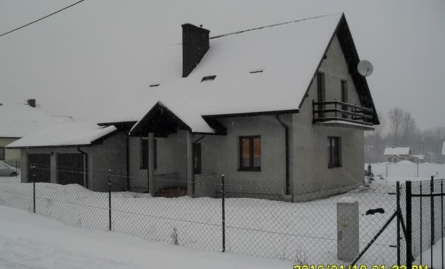 Jak zabezpieczyć dach przed skutkami opadów śniegu?
