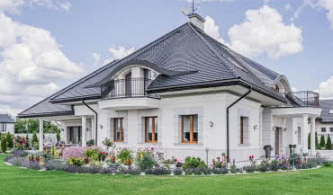 Okna i drzwi tarasowe dopasowane do stylu domu