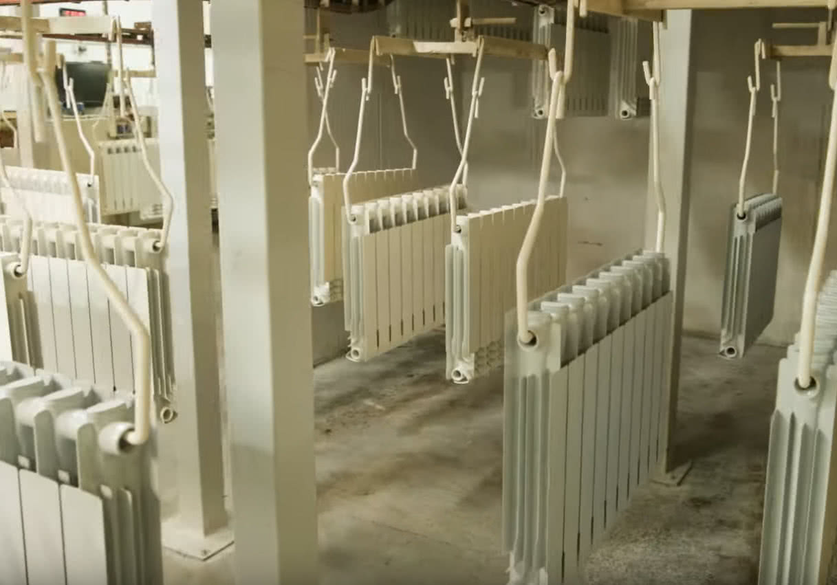 Jak powstaje grzejnik aluminiowy? Produkcja krok po kroku