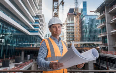 Jak zdobyć uprawnienia budowlane? Poradnik krok po kroku