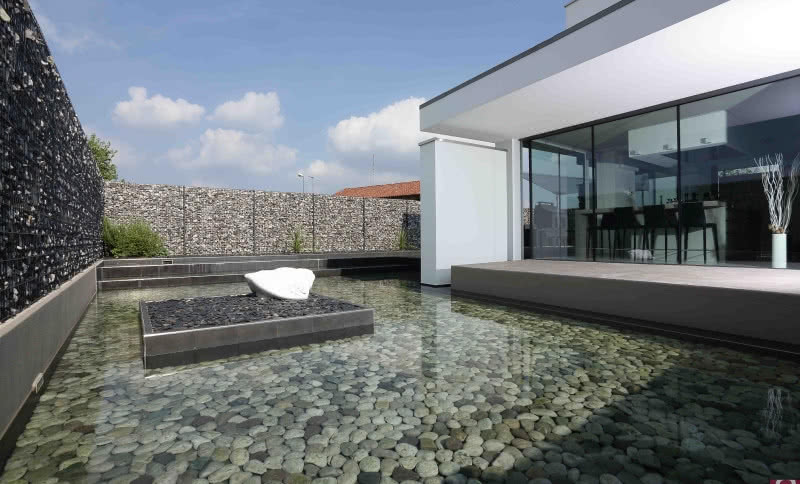 Włoska willa chroniona przez panele Zenturo