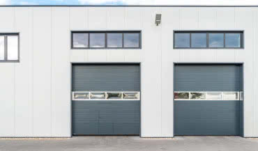 Bramy przemysłowe segmentowe ze stali lub aluminium