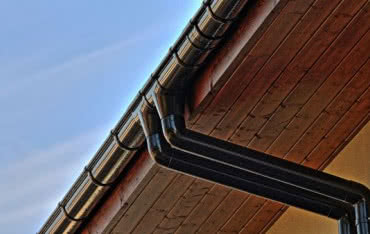 Drewno, stal czy PVC - wybierz podsufitkę na miarę swoich potrzeb