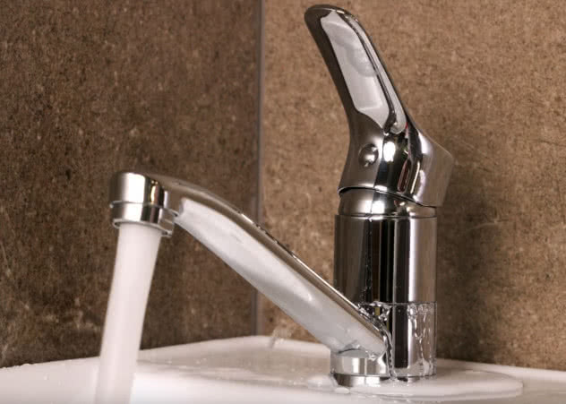 Łatwiejsze mycie rąk dzięki bateriom Medico New