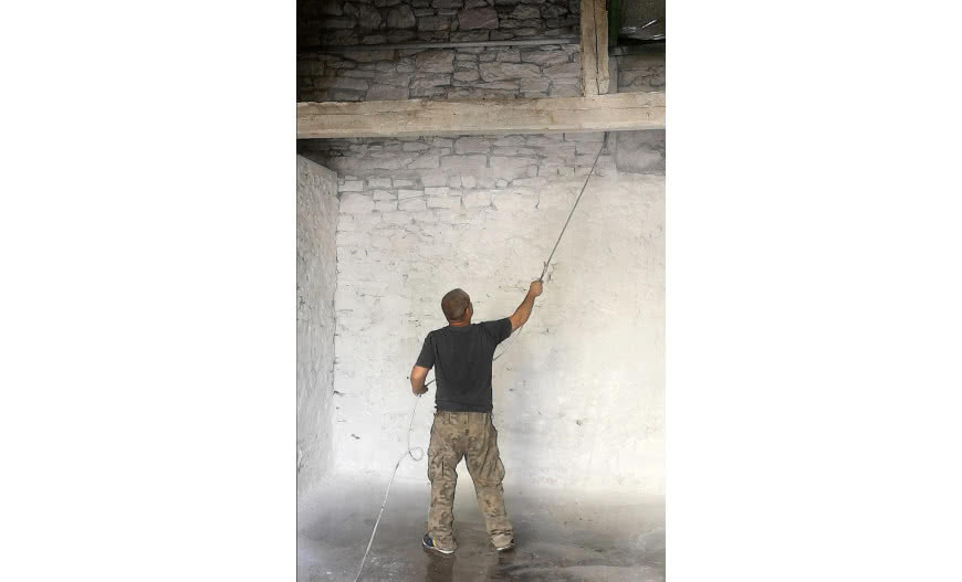 Jak i czym bielić oborę?