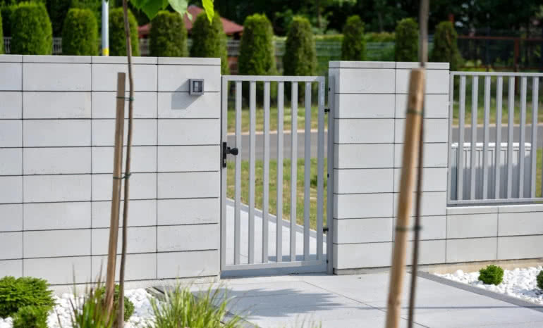 Wysokość klamki w domu i ogrodzie: przewodnik dla inwestora