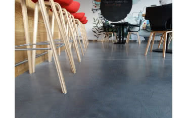 Betonowe posadzki z powloką dekoracyjno-użytkową