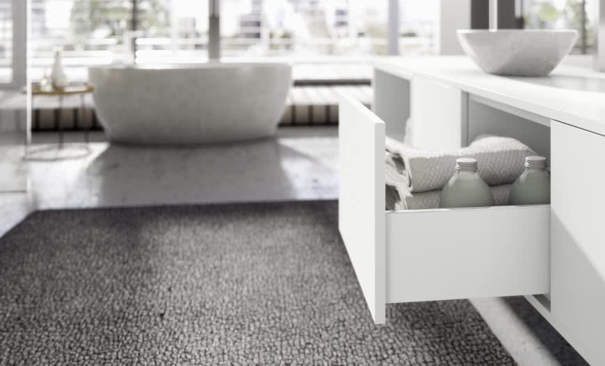 Bezuchwytowe otwieranie szafek