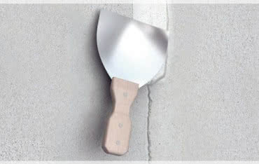 Gładkie ściany. Co powinniśmy wiedzieć o masach szpachlowych?