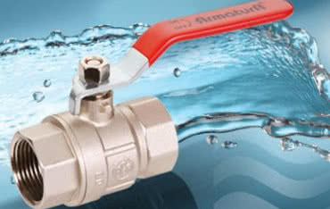 Bezpieczna instalacja gazowa z zaworami kulowymi Grupy Armatura