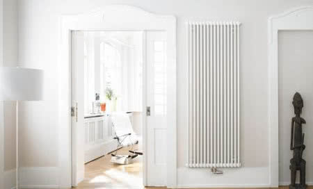 Ponadczasowe wzornictwo i innowacyjna technologia Zehnder Charleston dostępna dla każdego