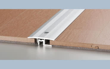 Układamy panele podłogowe