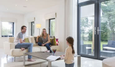 Okna z szybami przeciwsłonecznymi. Recepta na komfortowe wnętrza