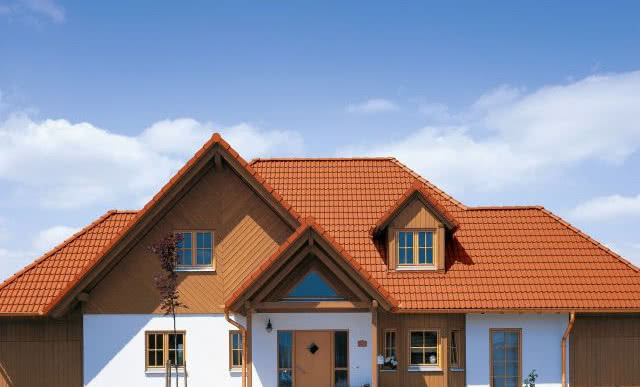 Wybór dachówki – betonowa czy ceramiczna?