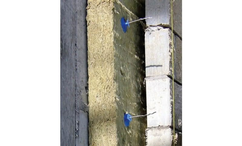 Kotwy do ściany trójwarstwowej