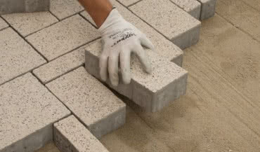 Najczęściej popełniane błędy podczas układania kostki brukowej