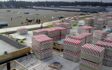 Magazyn, w którym trzyma się ciepło. Termoizolacja dachu o powierzchni 25 tys. mkw.