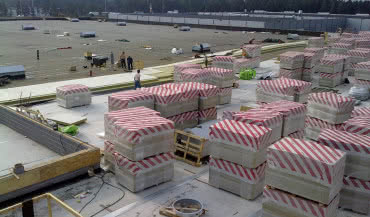 Magazyn, w którym trzyma się ciepło. Termoizolacja dachu o powierzchni 25 tys. mkw.