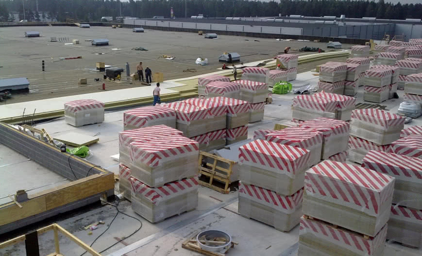 Magazyn, w którym trzyma się ciepło. Termoizolacja dachu o powierzchni 25 tys. mkw.