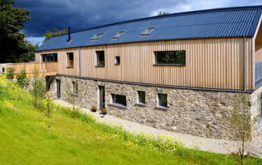 Okna dachowe Keylite w nowoczesnej stodole