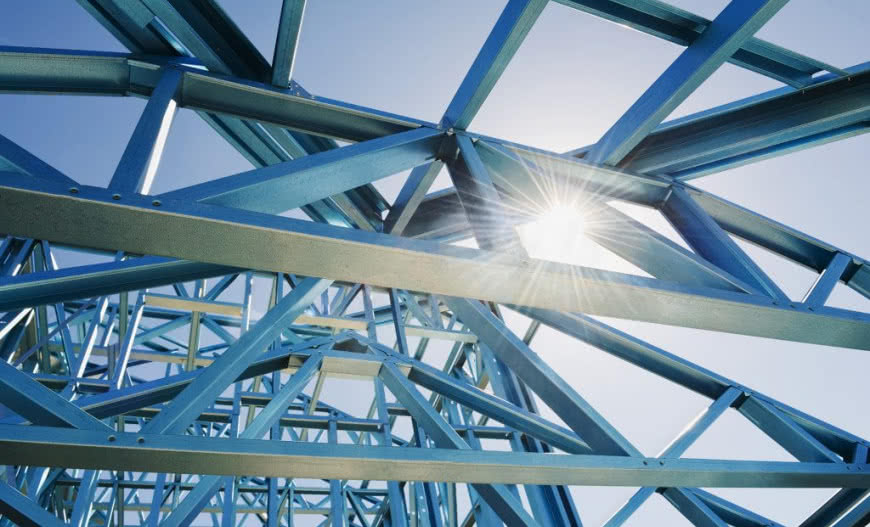 Jak budować szybciej? Konstrukcje stalowe i profile zimnogięte w praktyce