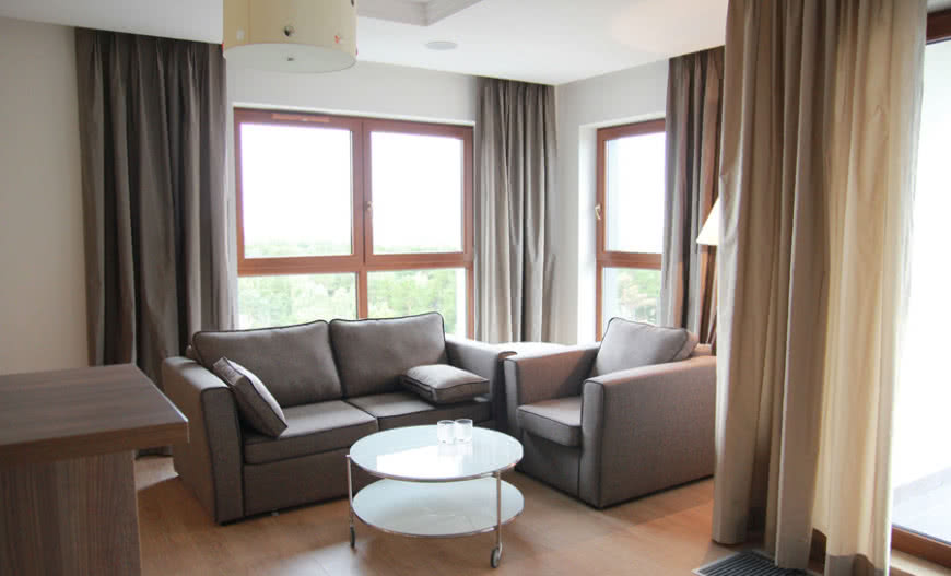 Systemy hybrydowe w domu: grzejniki kanałowe + podłogówka