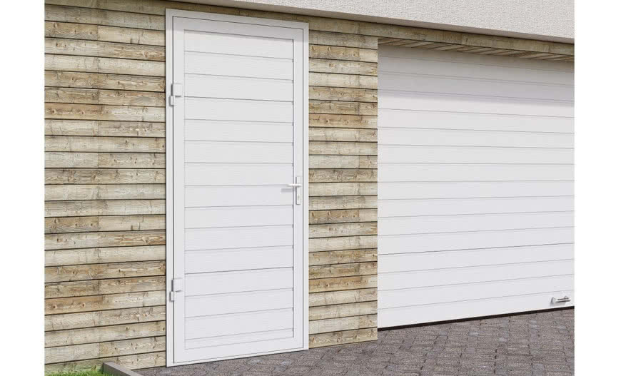 Jak zamontować drzwi garażowe z płyty warstwowej?