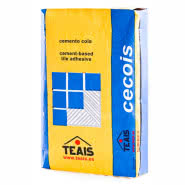 Klej do układania płytek w basenach Cecois Piscinas Super Blanco marki TEAIS