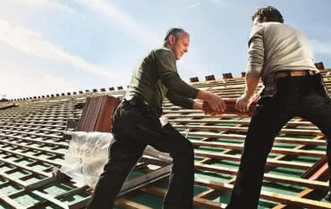 Warstwa podkładowa – klucz do trwałej konstrukcji dachowej