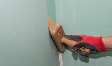 Gruntowanie ścian przed gładzią. Jak przygotować ścianę?