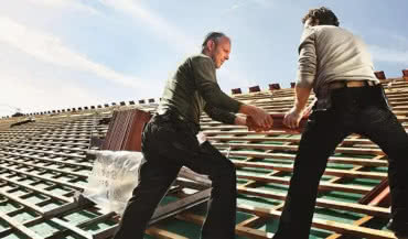 Warstwa podkładowa – klucz do trwałej konstrukcji dachowej